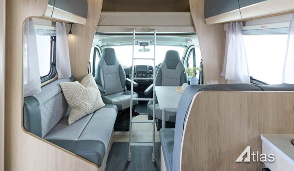 Motorhome – 4 berth with fixed bed (Automatic)7
